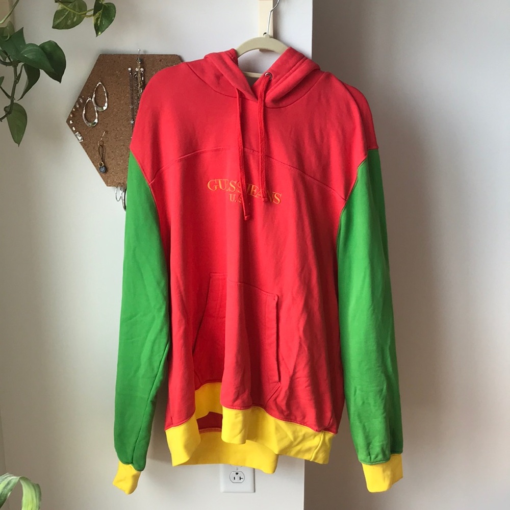 GUESS sweatshirt